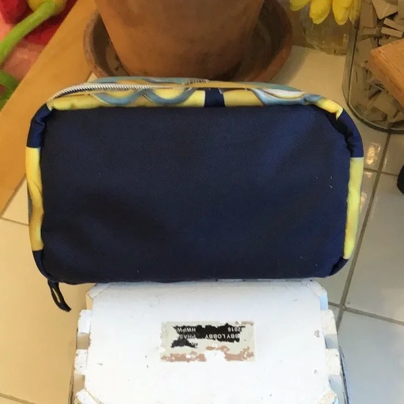 ‘Minions’ 2-Level Insulated Lunch Bag (#4) - Picture 8 of 10